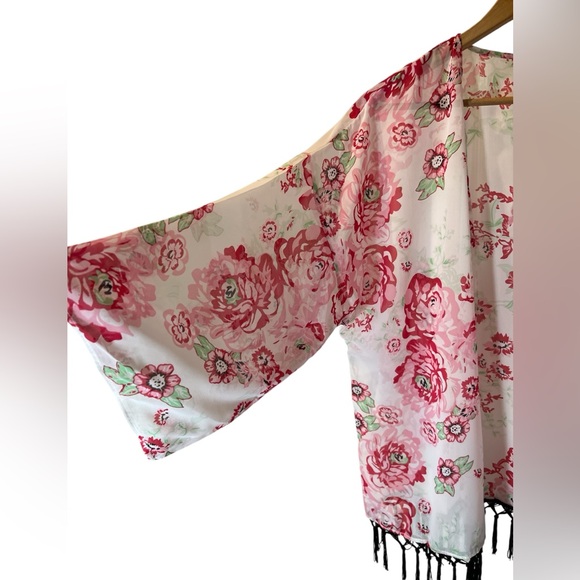 Simply NYC Pink Floral Shrug with Black Fringe - Picture 4 of 6